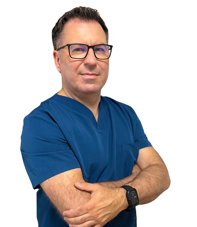 Zdjęcie doktora Ragała Ludwikowskiego w niebieskiej kolszulce, patrzącego z profilu